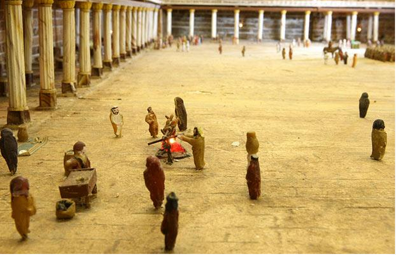 The colonnaded walkways to the left are what were known as "Solomon's Porch"